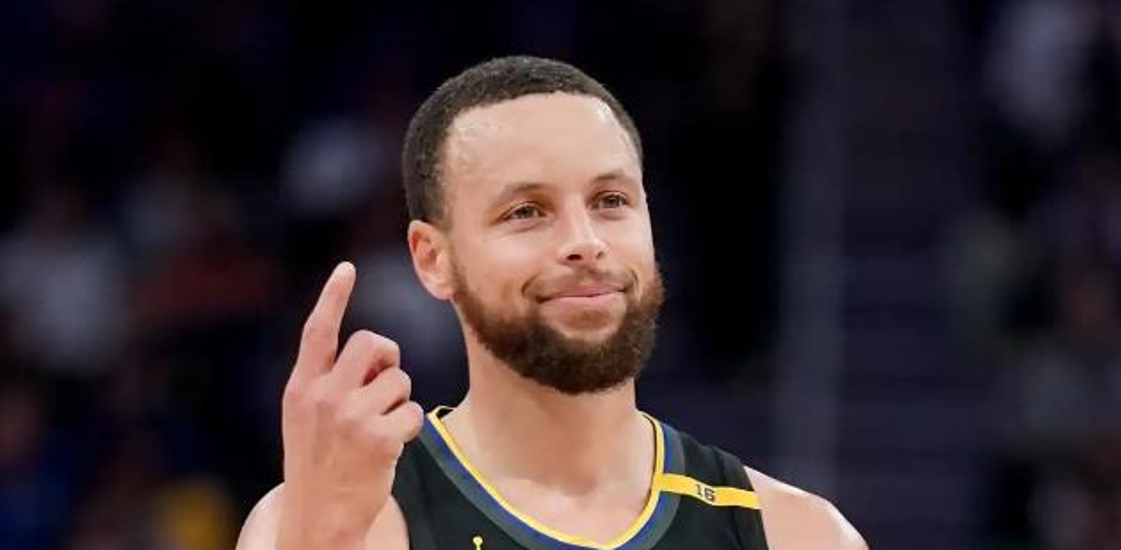 库里在美国队比赛中重要助攻，重要助攻引发热议！