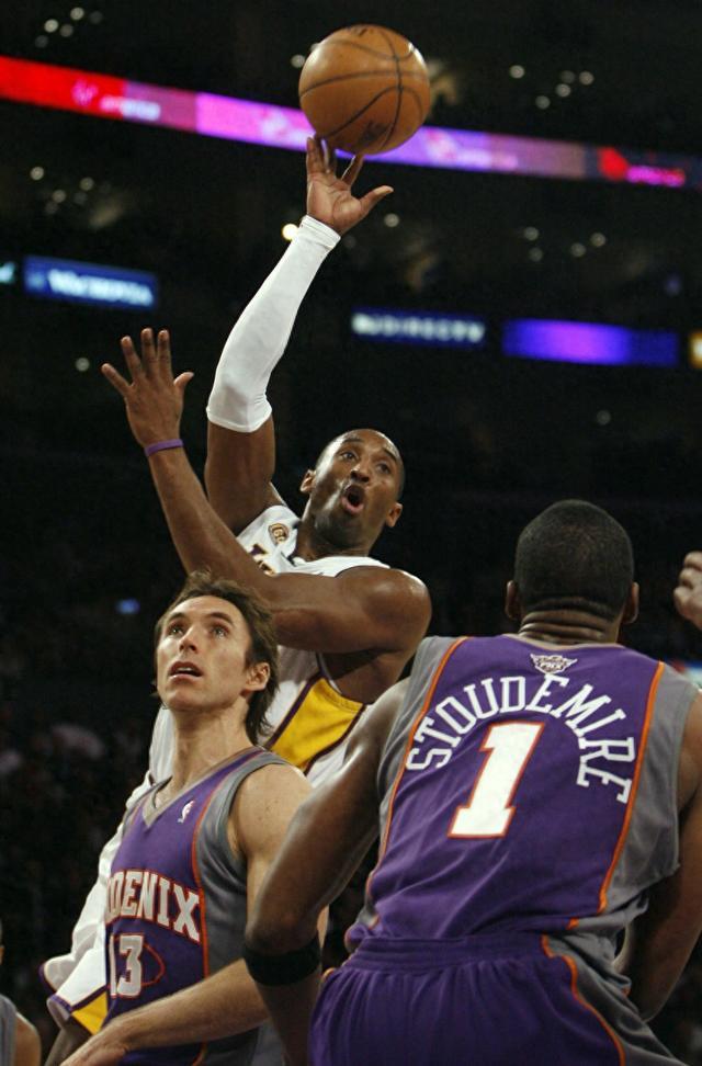 蒂姆迎来三赛季出色发挥,DWG观众热烈欢呼! 蒂姆迎来三赛季出色发挥,DWG观众热烈欢呼!