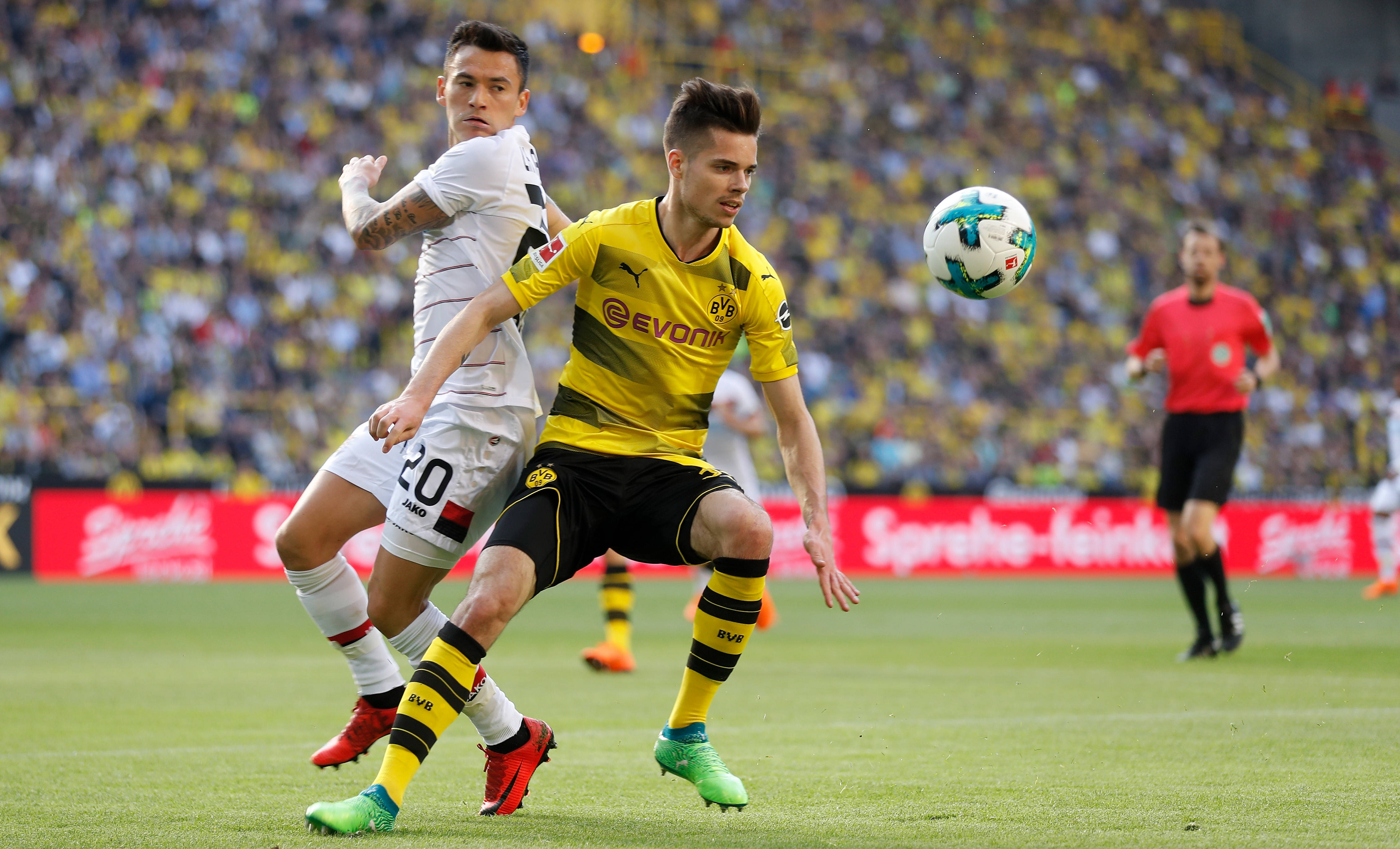 关于毕尔巴鄂竞技迎欧冠关键赛；窗口期绝杀压哨；更衣室稳定；更衣室氛围转暖的信息